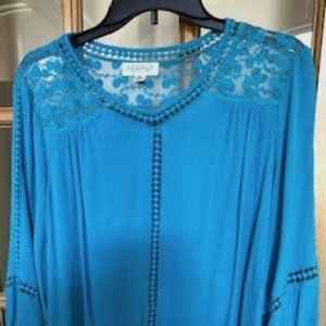 Studio lightweight top; turquoise with lace, petite large; 100% Rayon